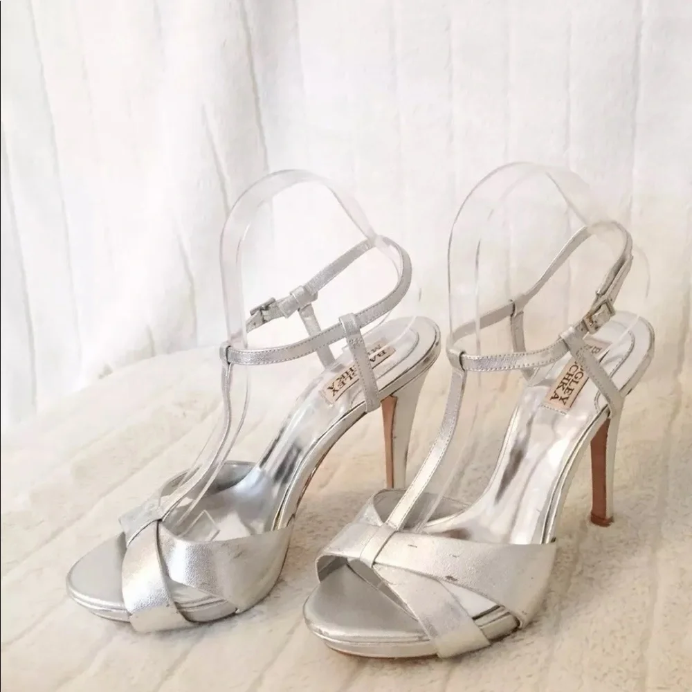 Badgley Mischka 🩶 brand